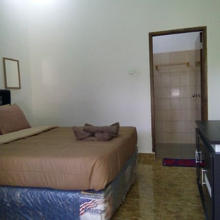 Family Garden Homestay Mangsit Exterior foto