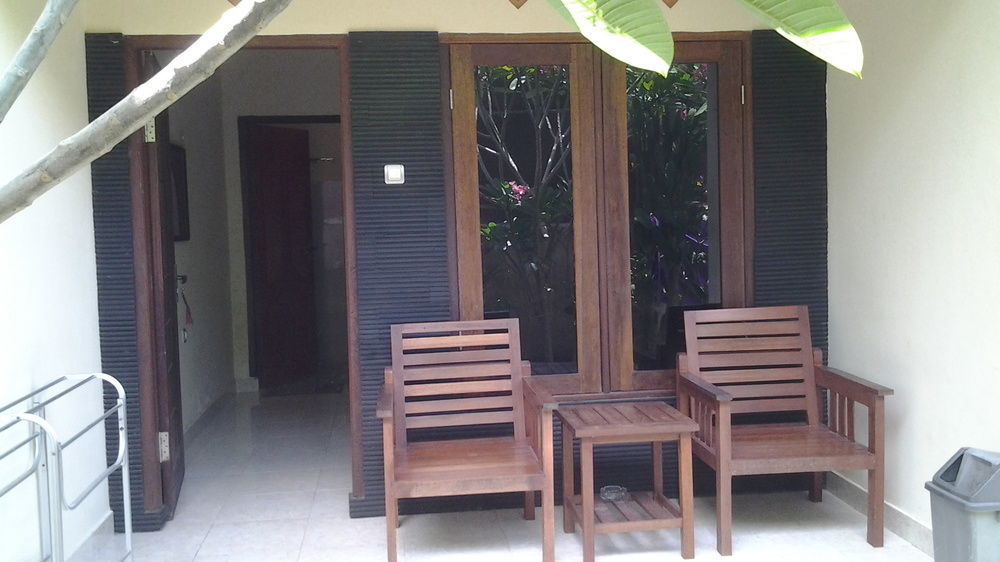 Family Garden Homestay Mangsit Exterior foto